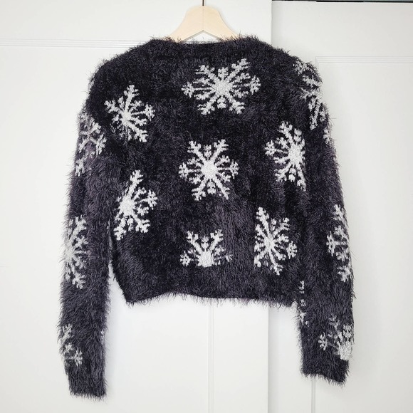 TOPSHOP Snowflake Textured Fuzzy Eyelash Sweater - Picture 3 of 6